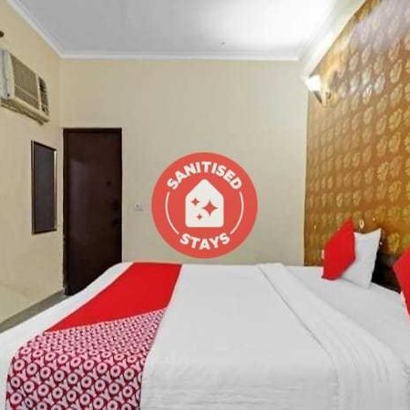 Super Hotel O Global New Delhi Bagian luar foto