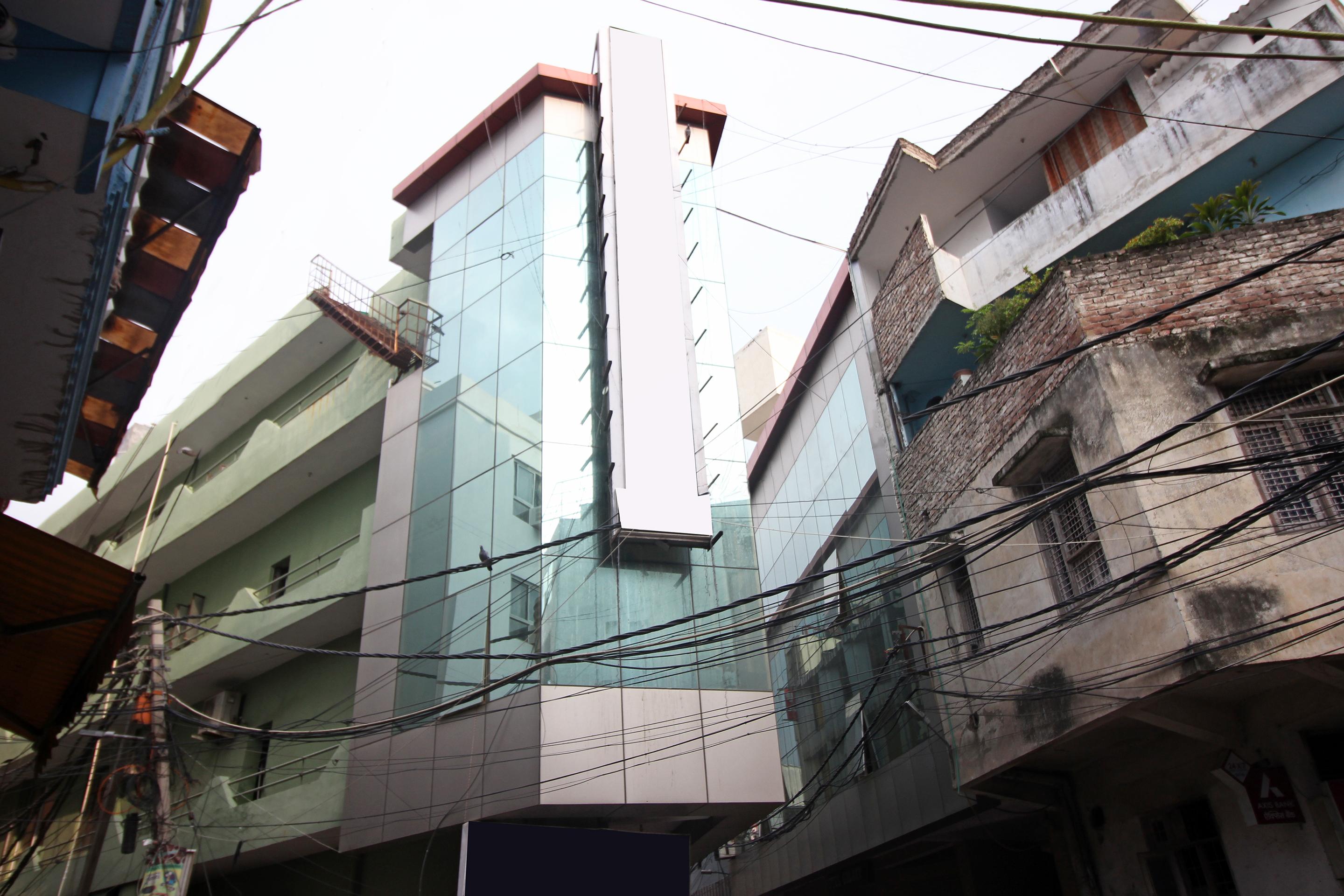 Super Hotel O Global New Delhi Bagian luar foto