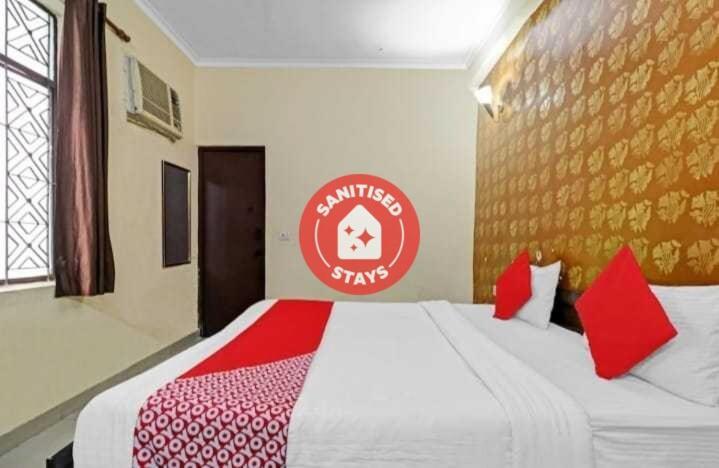 Super Hotel O Global New Delhi Bagian luar foto