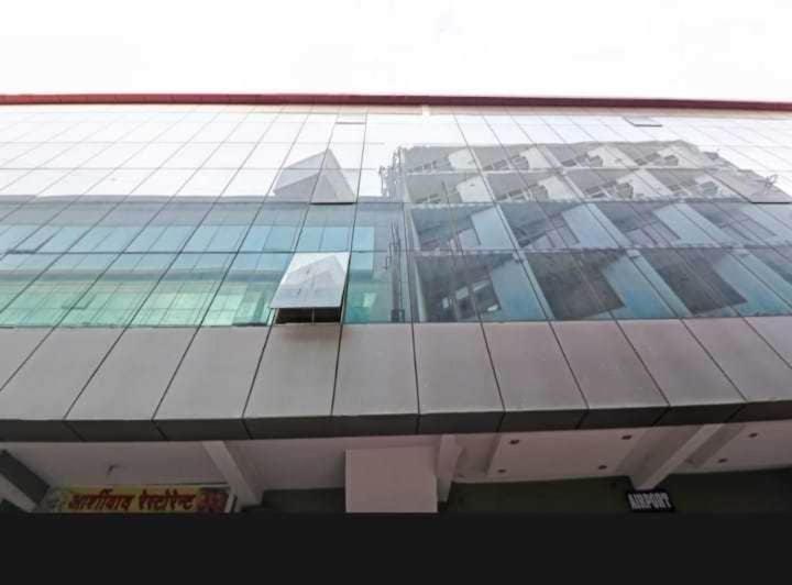 Super Hotel O Global New Delhi Bagian luar foto