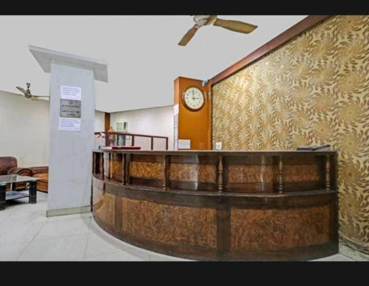 Super Hotel O Global New Delhi Bagian luar foto