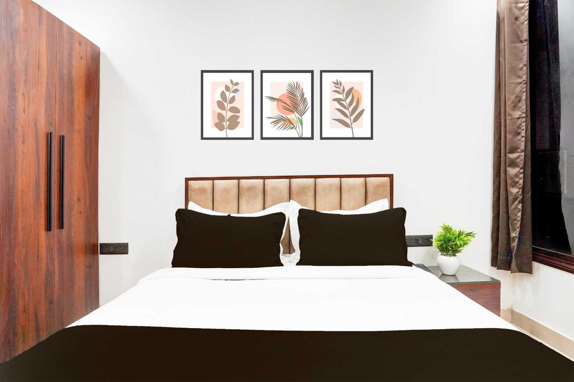 Super Hotel O Global New Delhi Bagian luar foto