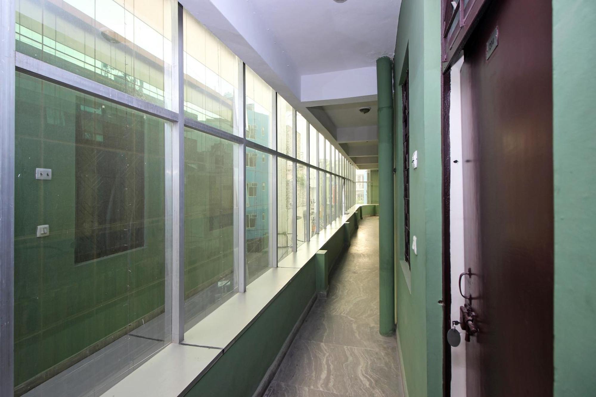 Super Hotel O Global New Delhi Bagian luar foto