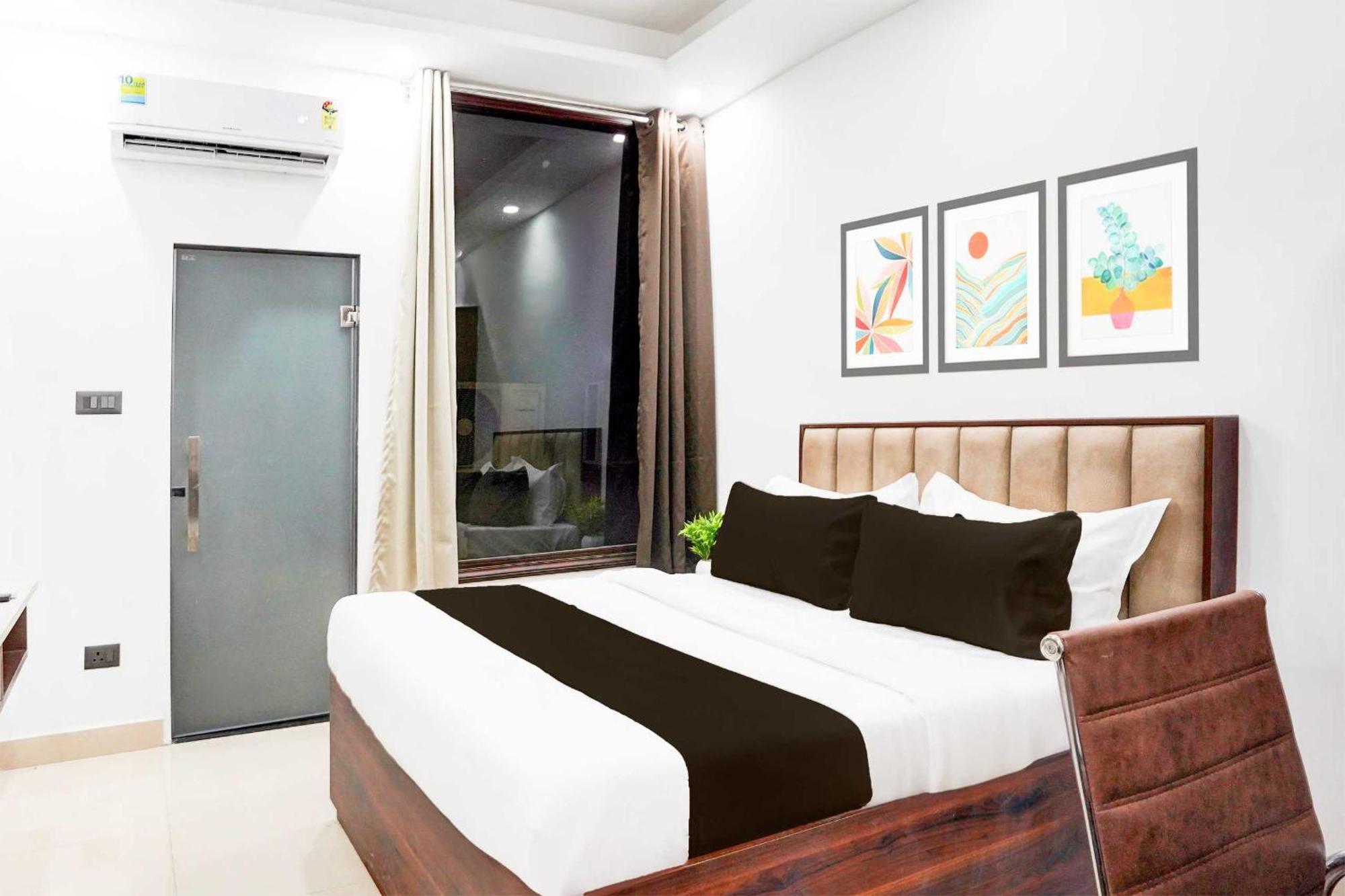 Super Hotel O Global New Delhi Bagian luar foto