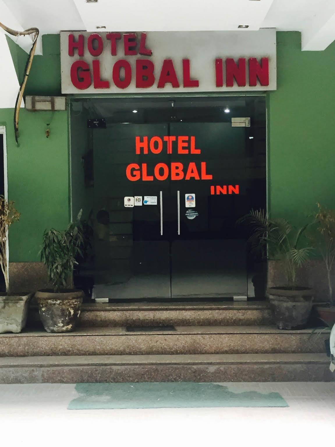 Super Hotel O Global New Delhi Bagian luar foto