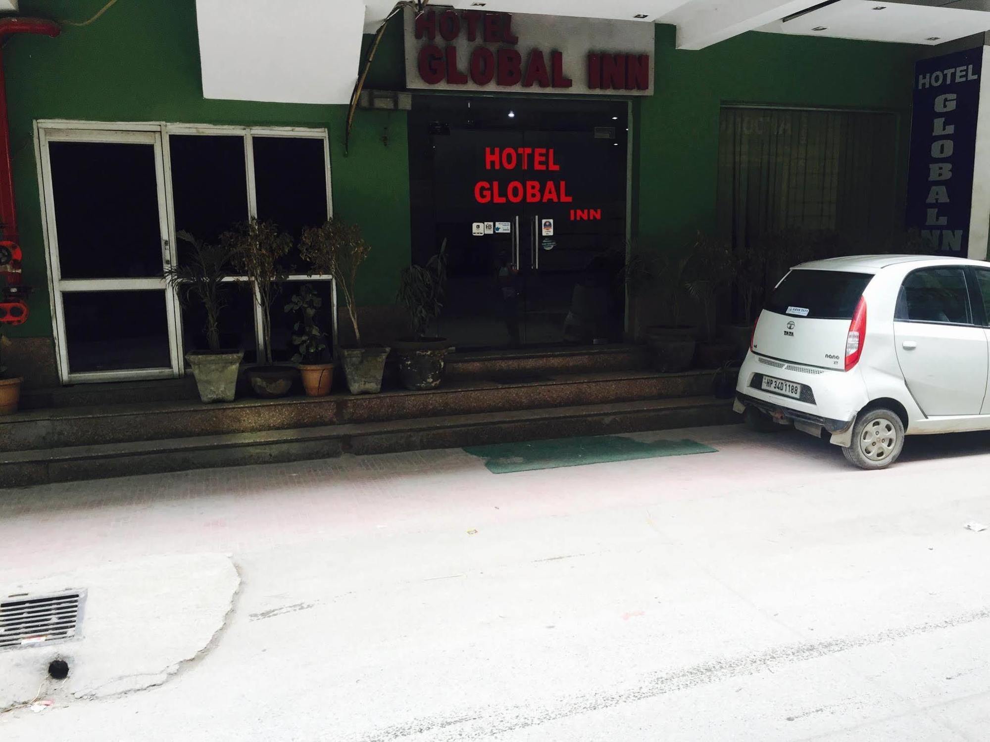 Super Hotel O Global New Delhi Bagian luar foto
