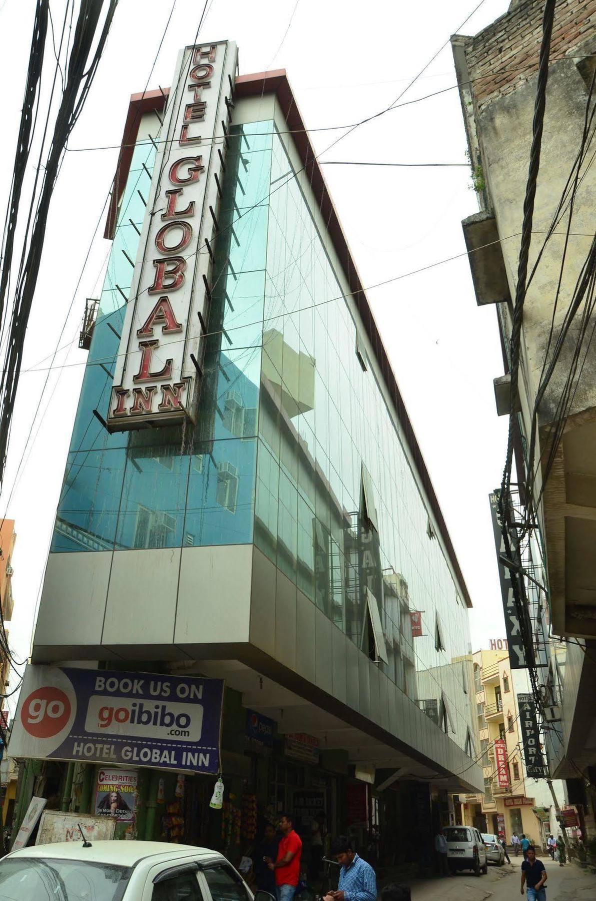 Super Hotel O Global New Delhi Bagian luar foto