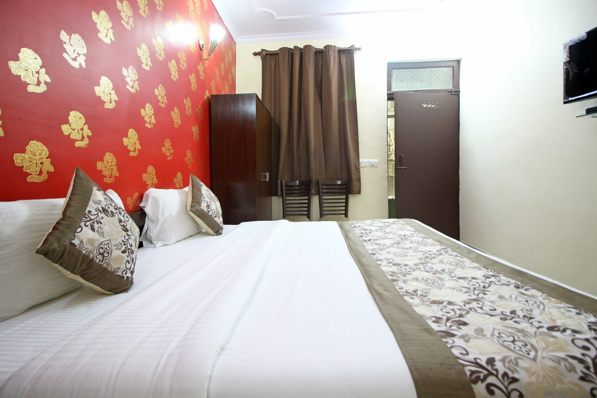 Super Hotel O Global New Delhi Bagian luar foto